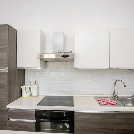 Apartments Punta 2 Omis Exterior photo