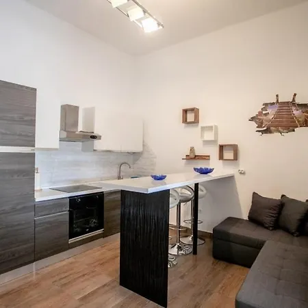 Apartments Punta 2 Omis Exterior photo