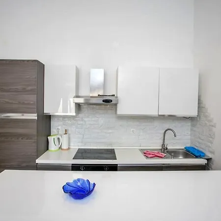 Apartments Punta 2 Omis Exterior photo